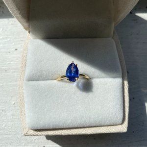 Gorgeous Sapphire and Gold Pear-Shaped Solitaire